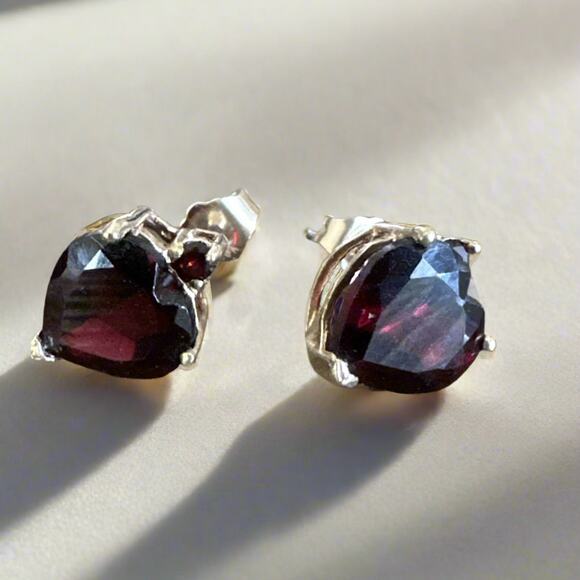 10k Solid Gold 2.30 Carat Garnet Heart Shaped Earrings - Picture 6 of 9